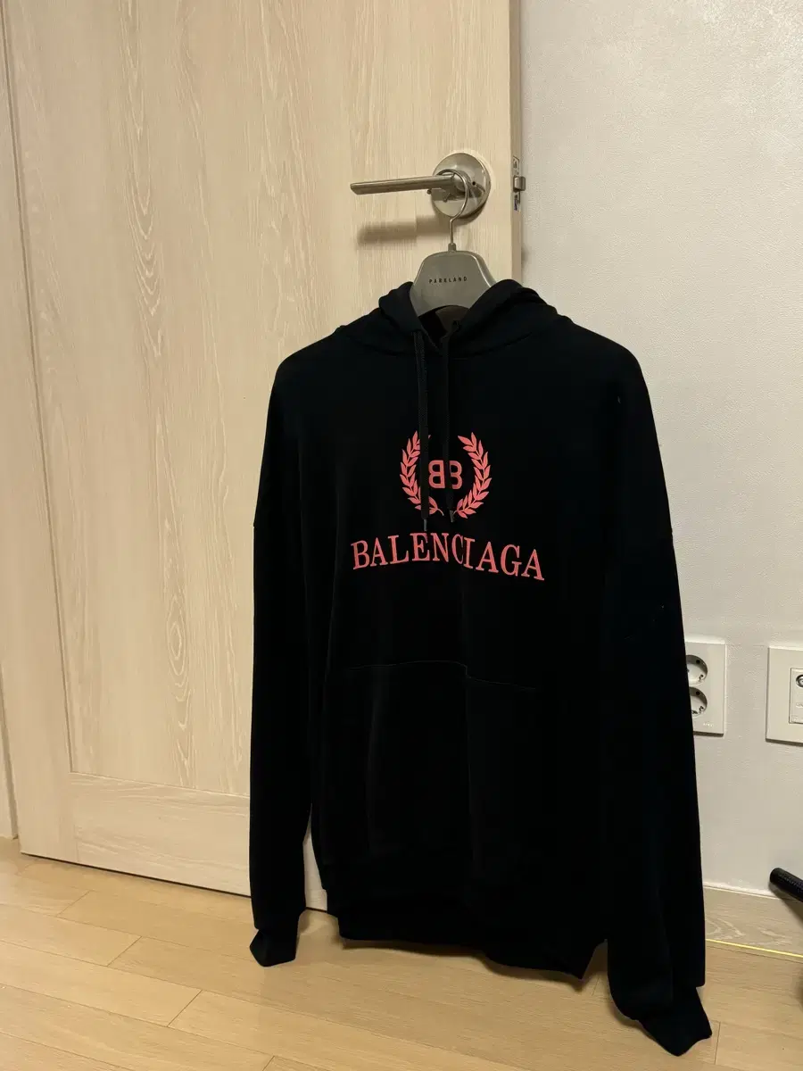 발렌시아가 월계수 후드티 100-105 Balenciaga